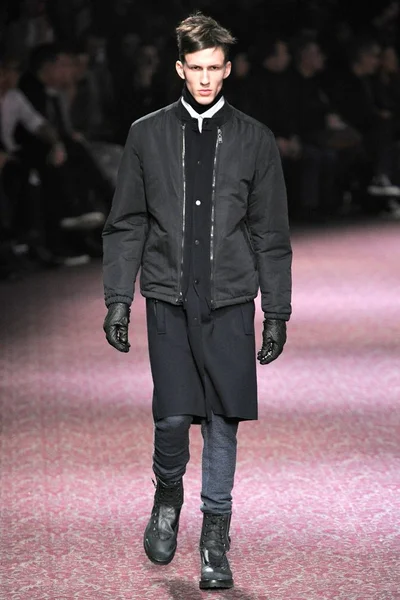Look 11